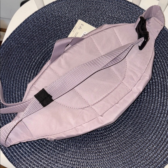 NWT Adidas Unisex Belt Bag- lilac with black print and nylon straps- adorable 💜 - Picture 4 of 12